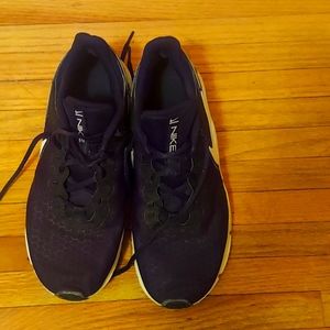 Mens nike running shoes